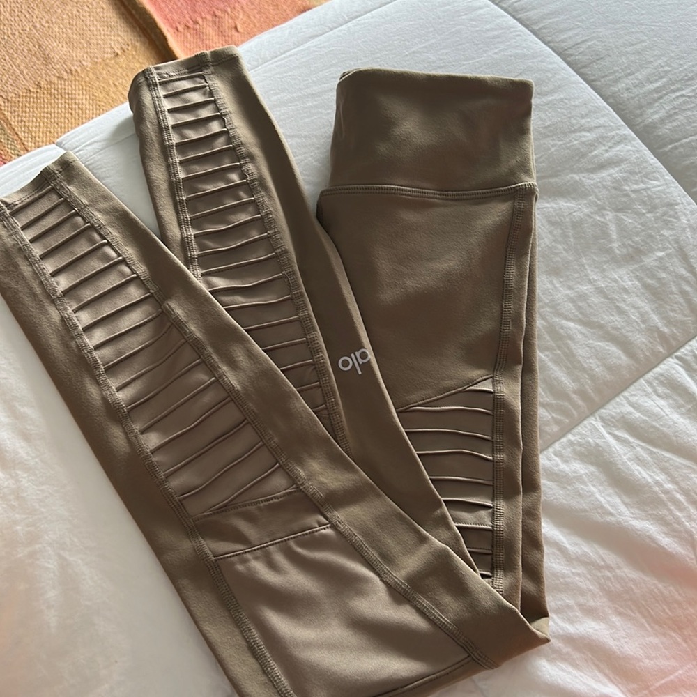 Alo yoga moto leggings